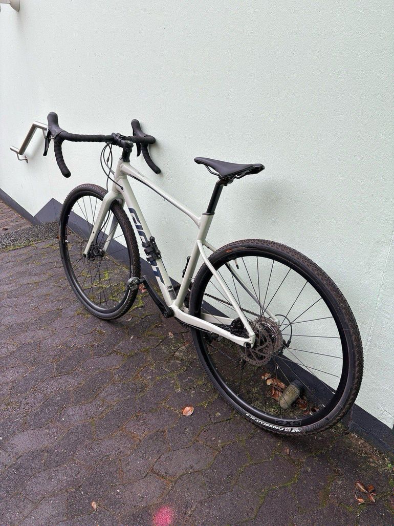 Used Giant Revolt 1 2021 2021 Road & Gravel, Green — image 5 of 5