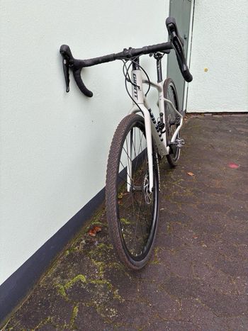Used Giant Revolt 1 2021 2021 Road & Gravel, Green — image 4 of 5