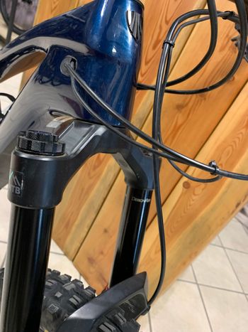 Trek Fuel EXe 9.8 XT 2023 2023 Mountainbike usato, Blu — immagine 8 di 14