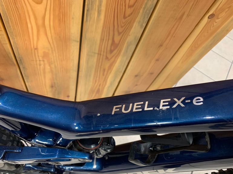 Trek Fuel EXe 9.8 XT 2023 2023 Mountainbike usato, Blu — immagine 2 di 14