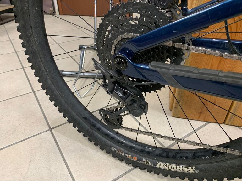 Trek Fuel EXe 9.8 XT 2023 2023 Mountainbike usato, Blu — immagine 5 di 14