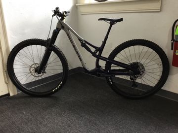 Used Rocky Mountain Instinct Carbon 50 2021 2021 Mountainbike, Light Gray, 27.5, 29 — image 2 of 3
