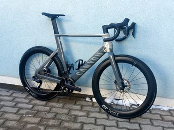 Used Canyon Aeroad CF SL 8 Disc 2023 2023 Road & Gravel, Black — image 2 of 13