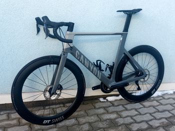 Used Canyon Aeroad CF SL 8 Disc 2023 2023 Road & Gravel, Black — image 7 of 13