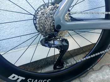 Used Canyon Aeroad CF SL 8 Disc 2023 2023 Road & Gravel, Black — image 3 of 13