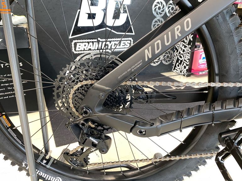 Used Haibike Nduro 6 2024 Mountainbike, Light Gray — image 3 of 5