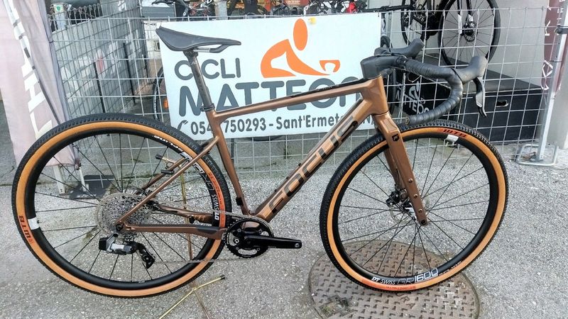 Tweedehands Focus ATLAS 8.9 2022 2022 Road & Gravel — afbeelding 1 van 11