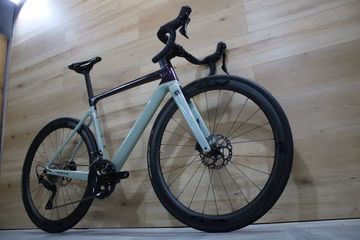 Gebrauchtes Focus IZALCO MAX 8.8 2024 2024 Road & Gravel, Schwarz — Bild 2 von 4