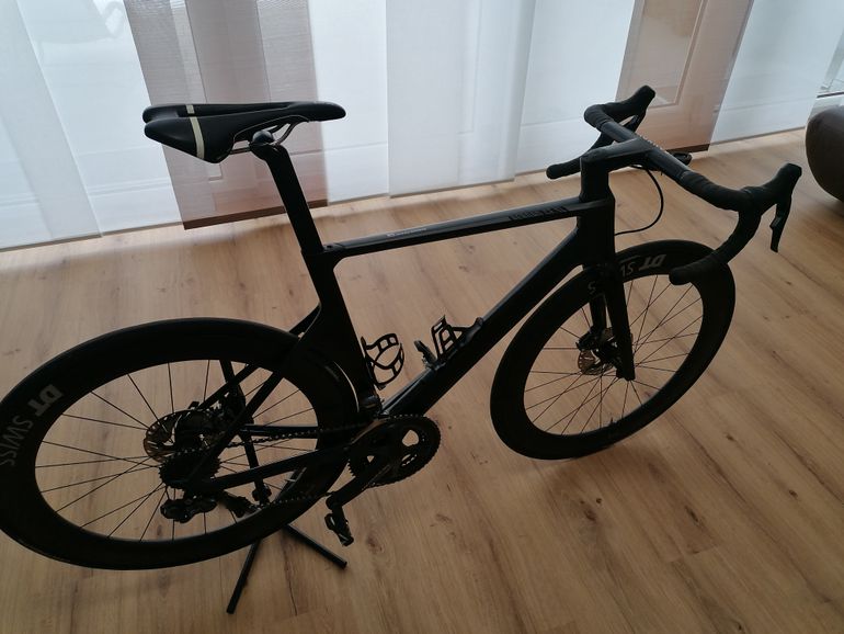 Used Canyon Aeroad CF SL Disc 8.0 Di2 2019 Road & Gravel — image 4 of 11