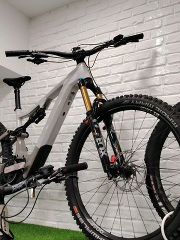 Used Focus JAM ² 6.9 2023 2023 Mountainbike, Light Gray, 29 — image 2 of 4