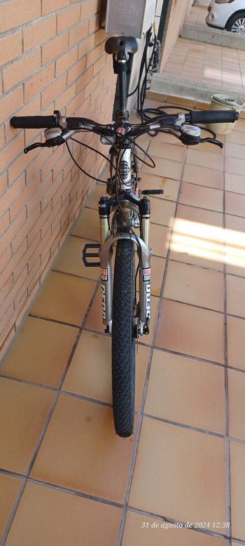 Used Trek Fuel EX 8 2005 2005 Mountainbike, Light Gray, 26 — image 2 of 10