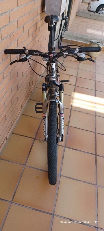 Used Trek Fuel EX 8 2005 2005 Mountainbike, Light Gray, 26 — image 2 of 10