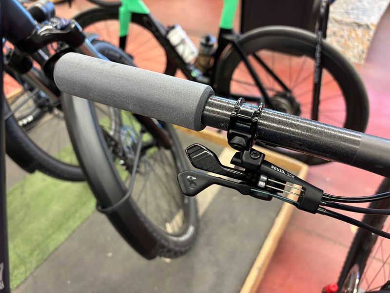 Used Orbea OIZ M-TEAM AXS 2025 Mountainbike, Black — image 5 of 6