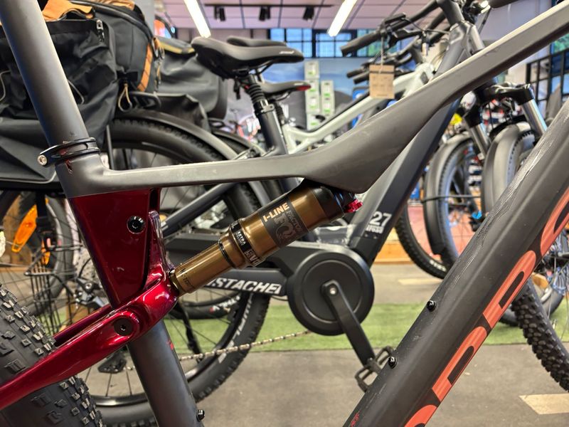 Used Orbea OIZ M-TEAM AXS 2025 Mountainbike, Black — image 3 of 6