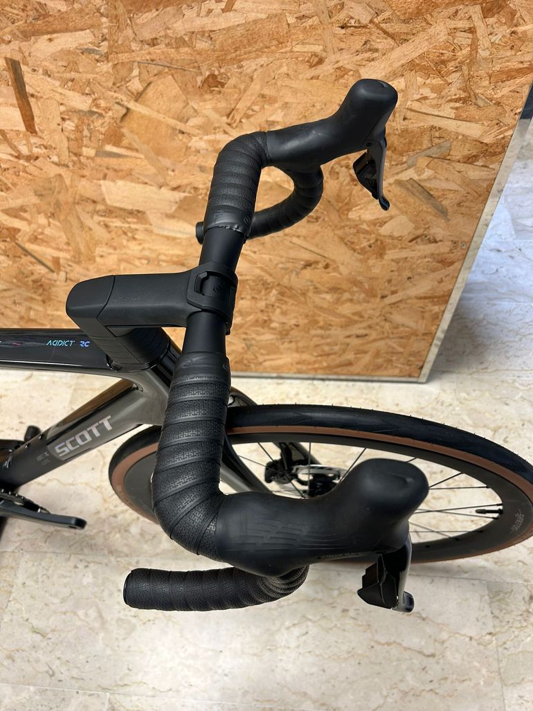 Brugt Scott ADDICT RC 20 (2025) 2025 Road & Gravel — billede 4 af 9
