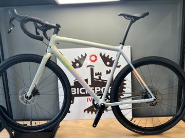 Tweedehands Specialized Crux Expert 2022 2022 Road & Gravel — afbeelding 2 van 8