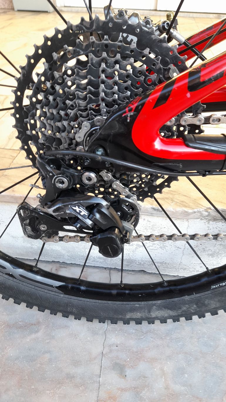 Used Cannondale Trigger 4 2017 Mountainbike, Red — image 5 of 9