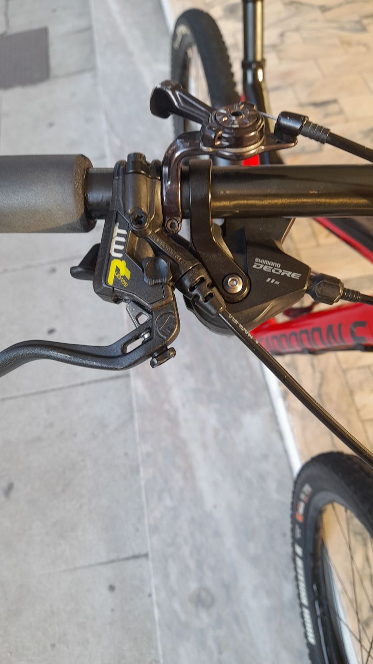 Used Cannondale Trigger 4 2017 Mountainbike, Red — image 8 of 9