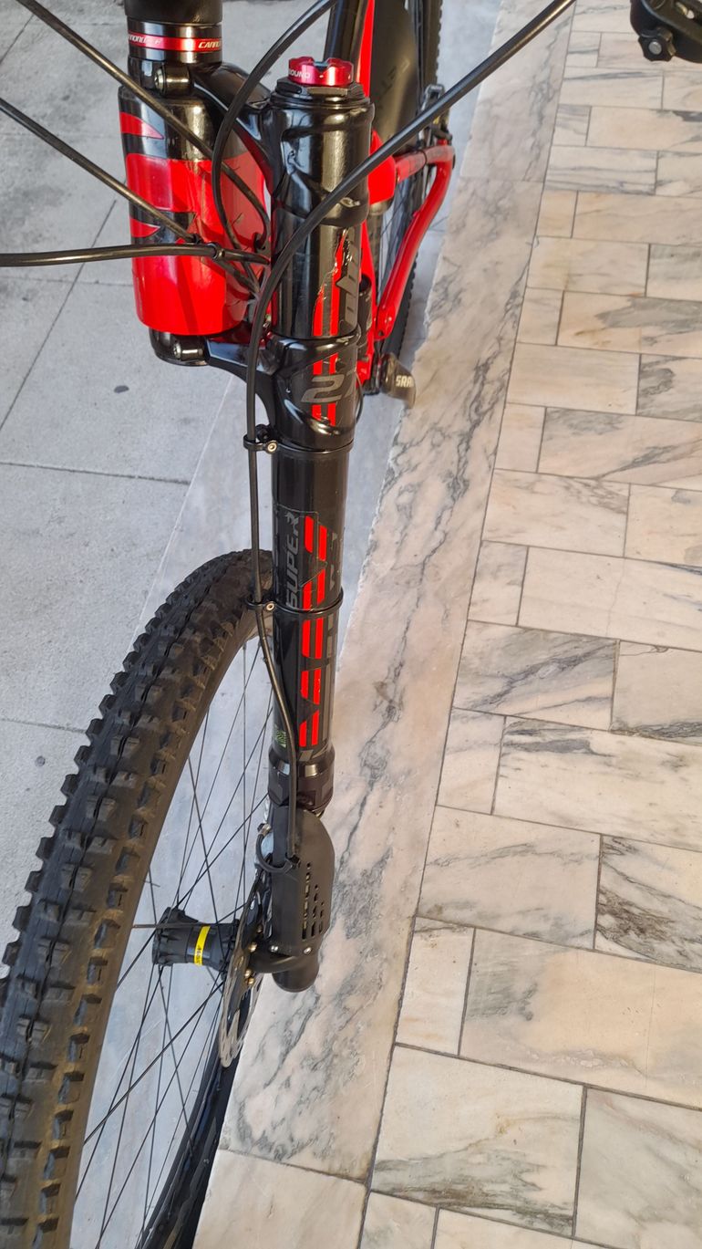 Used Cannondale Trigger 4 2017 Mountainbike, Red — image 9 of 9