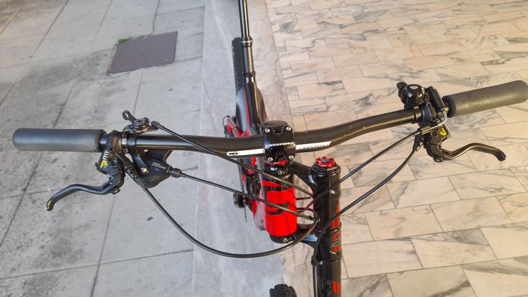 Used Cannondale Trigger 4 2017 Mountainbike, Red — image 7 of 9