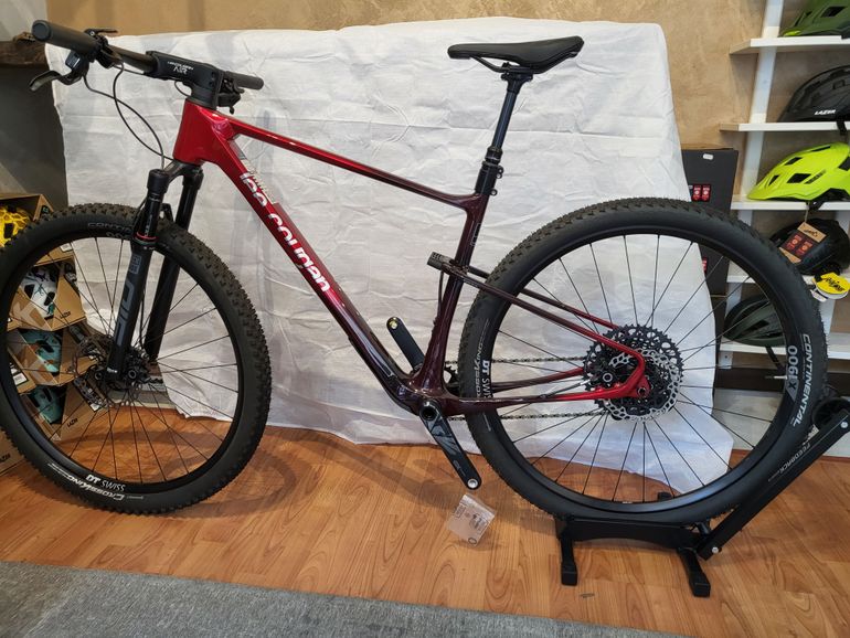Used Lee Cougan 23RE 2022 Mountainbike, Red — image 2 of 3