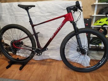 Used Lee Cougan 23RE 2022 Mountainbike, Red — image 1 of 3