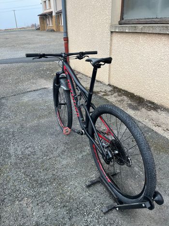 Used Specialized Épic comp carbone 2018 Mountainbike, Black — image 3 of 11