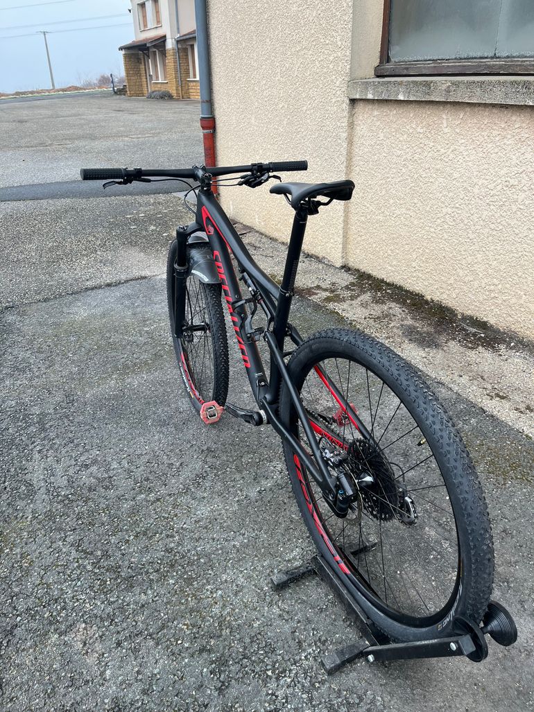 Used Specialized Épic comp carbone 2018 Mountainbike, Black — image 3 of 11