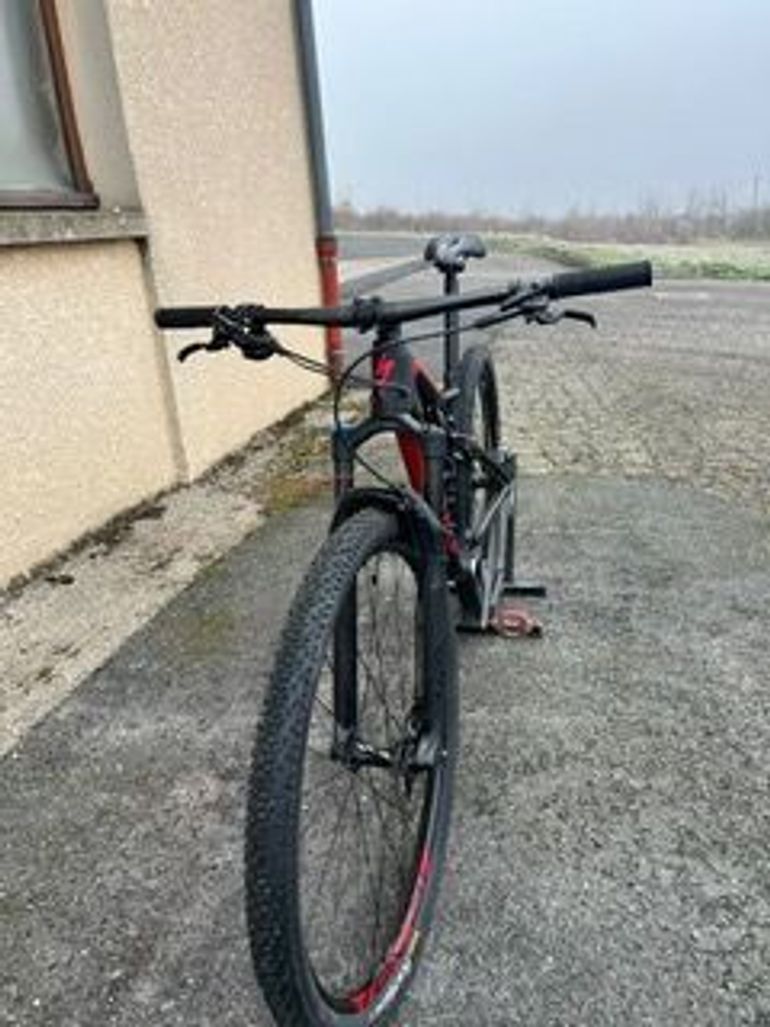 Used Specialized Épic comp carbone 2018 Mountainbike, Black — image 7 of 11