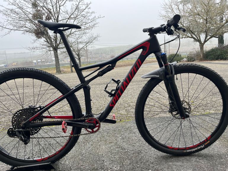 Used Specialized Épic comp carbone 2018 Mountainbike, Black — image 2 of 11