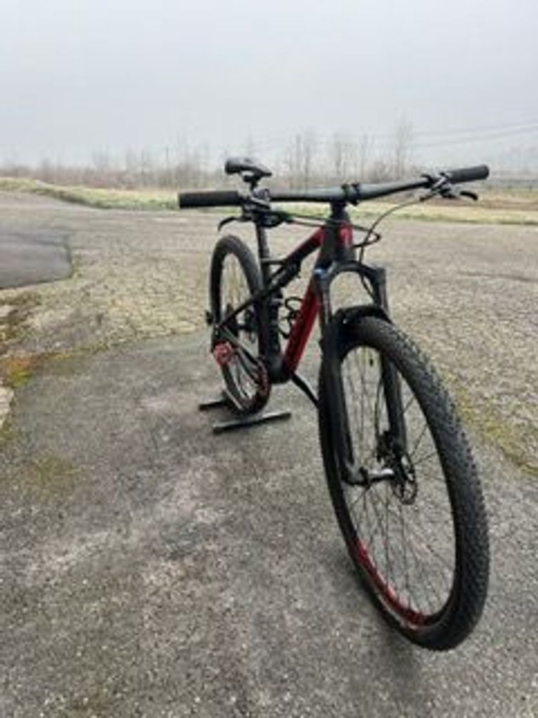 Used Specialized Épic comp carbone 2018 Mountainbike, Black — image 6 of 11