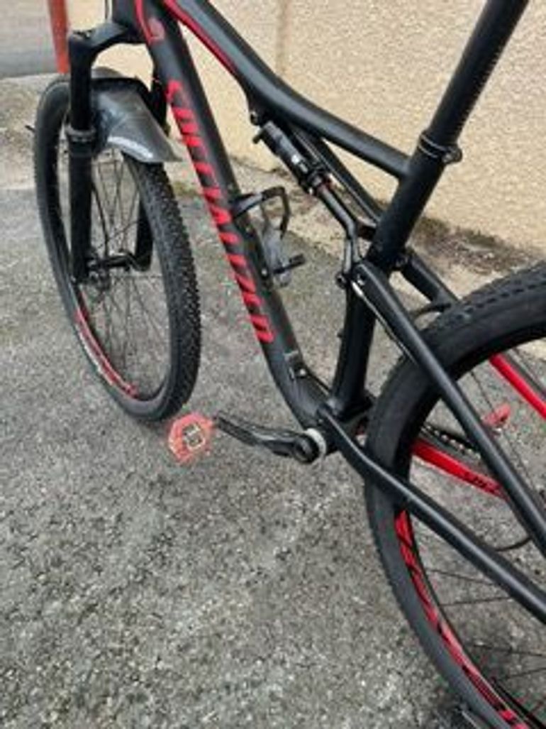 Used Specialized Épic comp carbone 2018 Mountainbike, Black — image 9 of 11