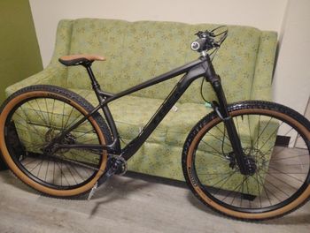 Used Trek Marlin 8 Gen 2 2023 2023 Mountainbike, Black, 26, 27.5, 29 — image 1 of 3