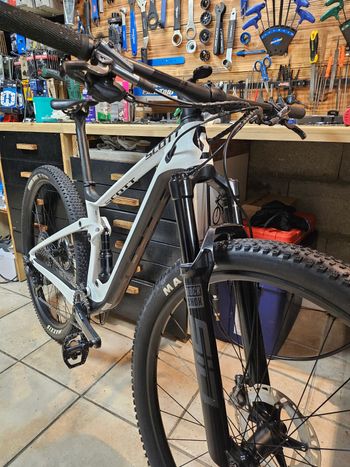 Used Scott Spark RC Pro 2021 Mountainbike, White — image 3 of 3