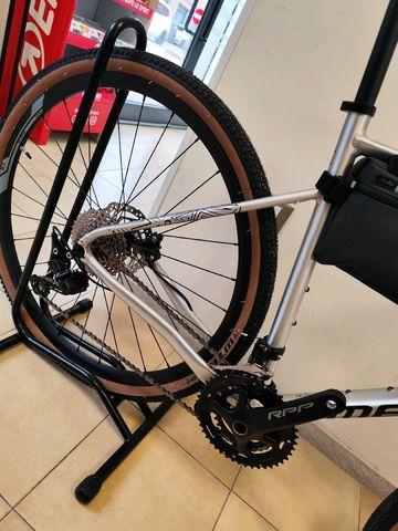 Used Megamo JAKAR 30 2025 2025 Road & Gravel, Light Gray — image 4 of 4