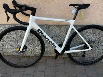 Used Bianchi Sprint - 105 2026 Road & Gravel, White — image 2 of 4