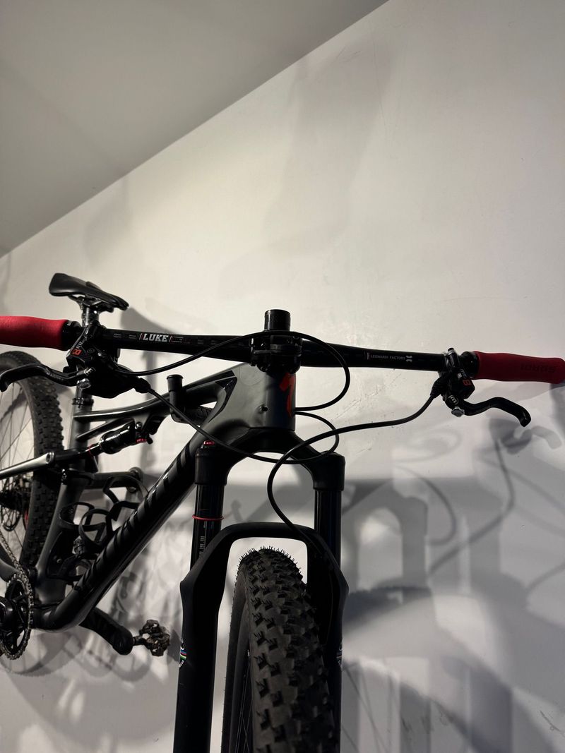 Used Specialized Epic Comp Carbon EVO 2020 2020 Mountainbike, Black, 29 — image 5 of 7