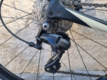 Used Specialized Roubaix Sport 2020 2020 Road & Gravel, Black — image 5 of 17