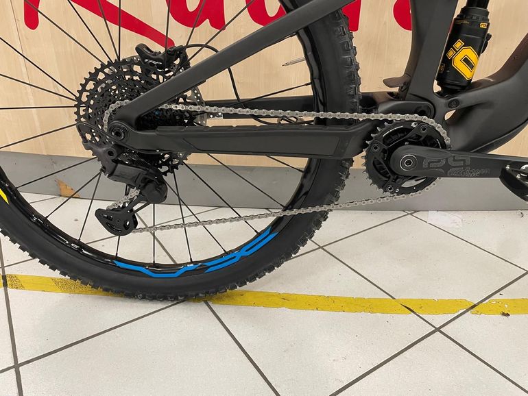 Trek Fuel EXe 9.8 XT 2023 2023 Mountainbike usato, Nero — immagine 2 di 6