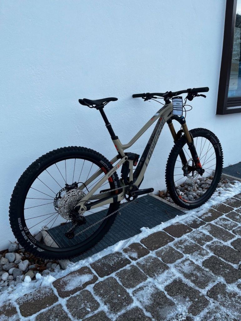 Lapierre Spicy CF 7.9 2022 Mountainbike usato, Grigio chiaro — immagine 3 di 8