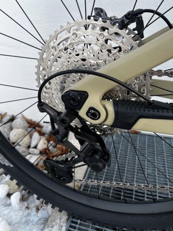 Lapierre Spicy CF 7.9 2022 Mountainbike usato, Grigio chiaro — immagine 2 di 8