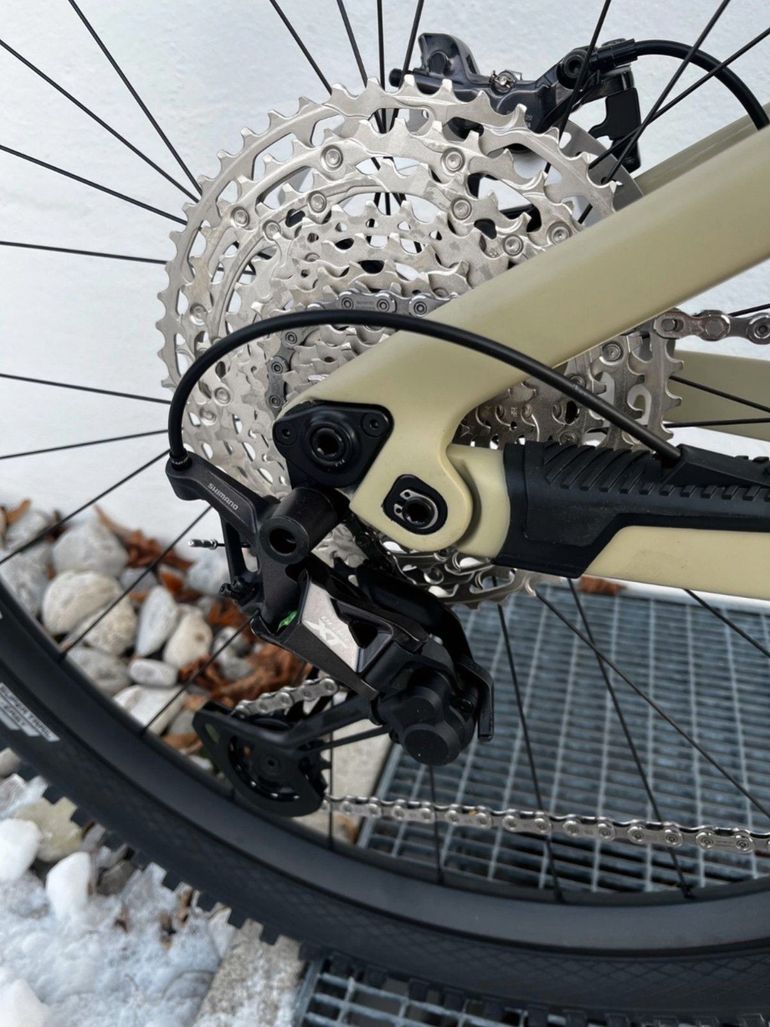 Lapierre Spicy CF 7.9 2022 Mountainbike usato, Grigio chiaro — immagine 2 di 8