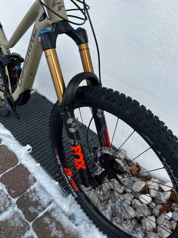 Lapierre Spicy CF 7.9 2022 Mountainbike usato, Grigio chiaro — immagine 8 di 8