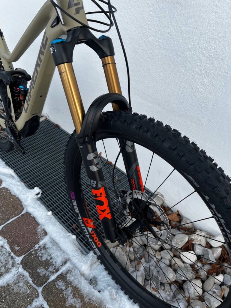 Lapierre Spicy CF 7.9 2022 Mountainbike usato, Grigio chiaro — immagine 8 di 8