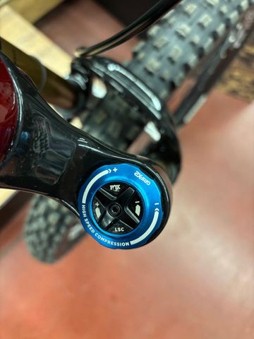 Used Whyte Elyte EVO Stag works 2025 Mountainbike, Red — image 6 of 8