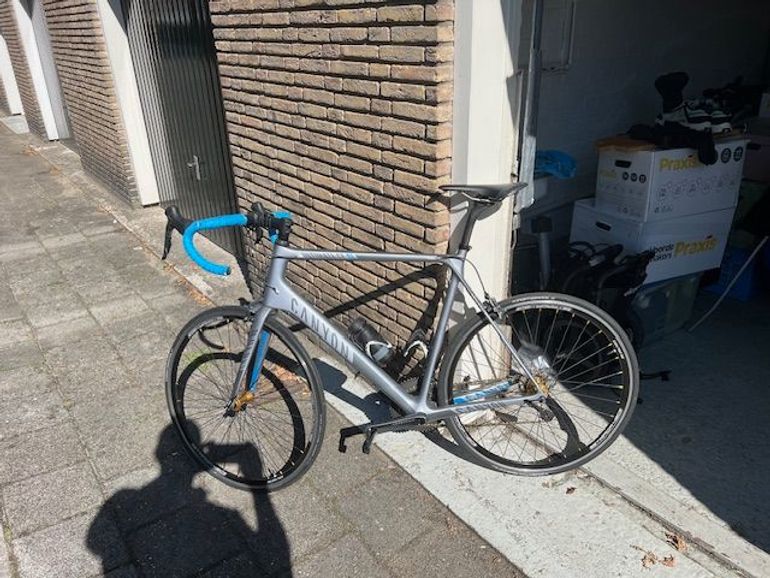 Used Canyon ultimate CF SL 2XL 2017 Road & Gravel, Hellgrau — image 1 of 7