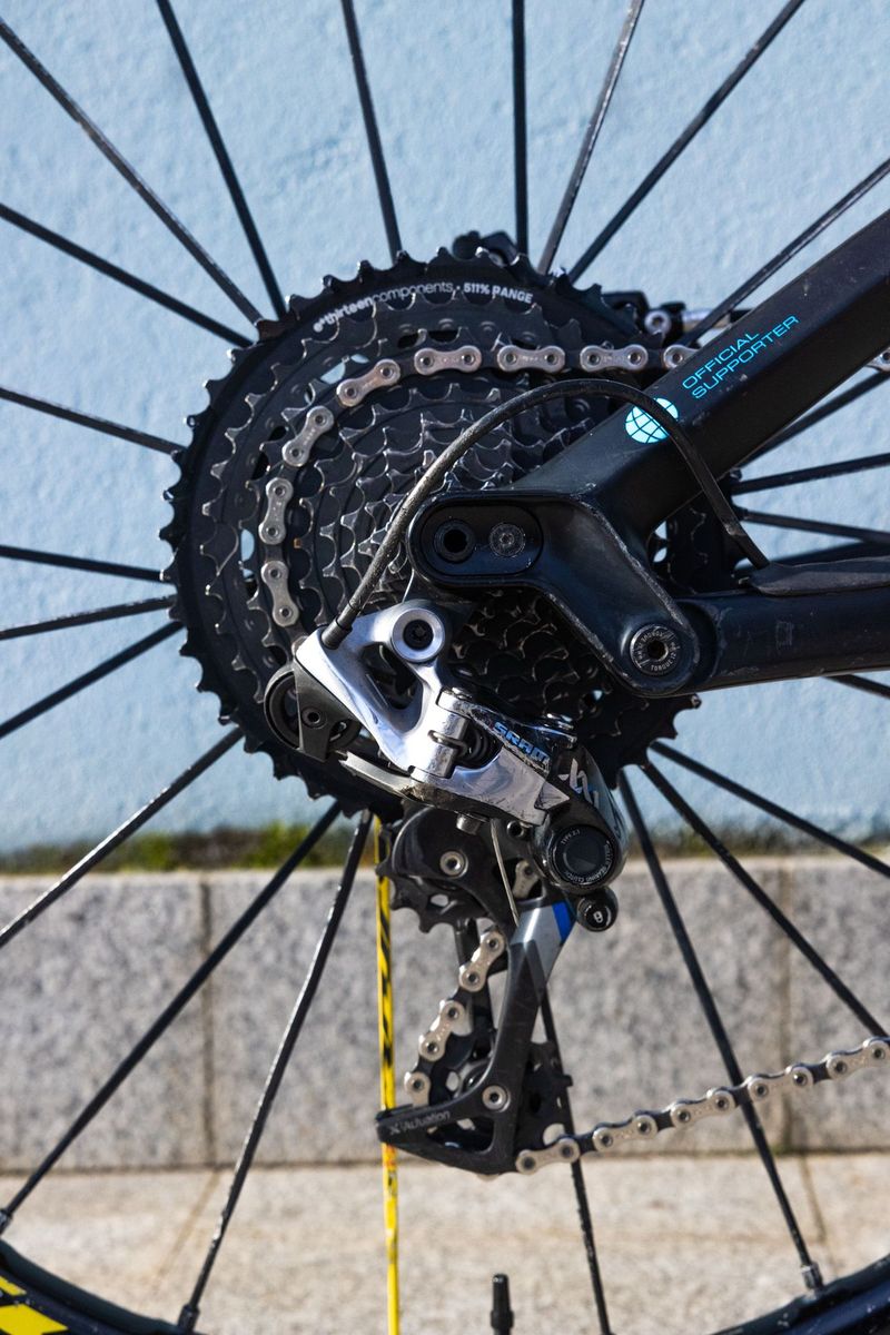 Canyon Strive CF 9.0 Team 2018 2018 Mountainbike d'occasion — image 3 sur 8