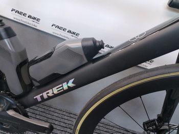 Used Trek Madone SLR 7 Gen 8 2025 2025 Road & Gravel, Black — image 2 of 14