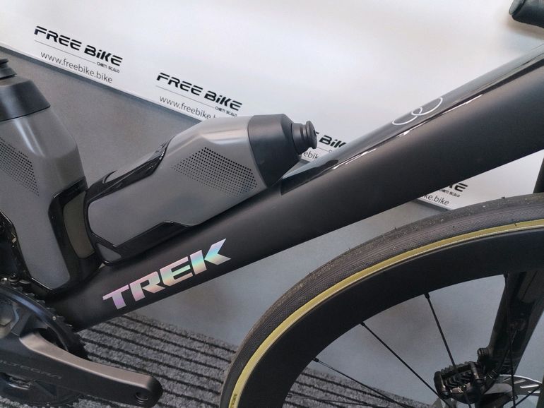 Used Trek Madone SLR 7 Gen 8 2025 2025 Road & Gravel, Black — image 2 of 14