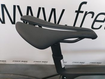 Used Trek Madone SLR 7 Gen 8 2025 2025 Road & Gravel, Black — image 5 of 14